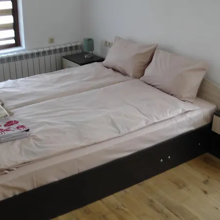 Center , Modern And Quiet شقة *