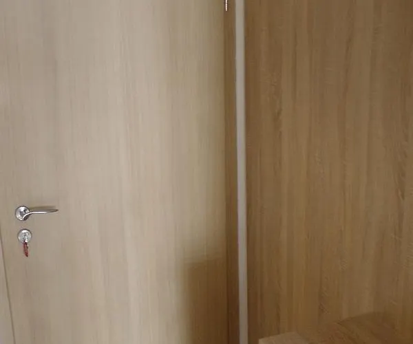 Center , Modern And Quiet Apartamento *