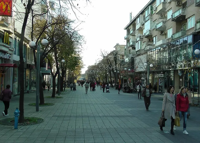 Апартамент Center , Modern And Quiet